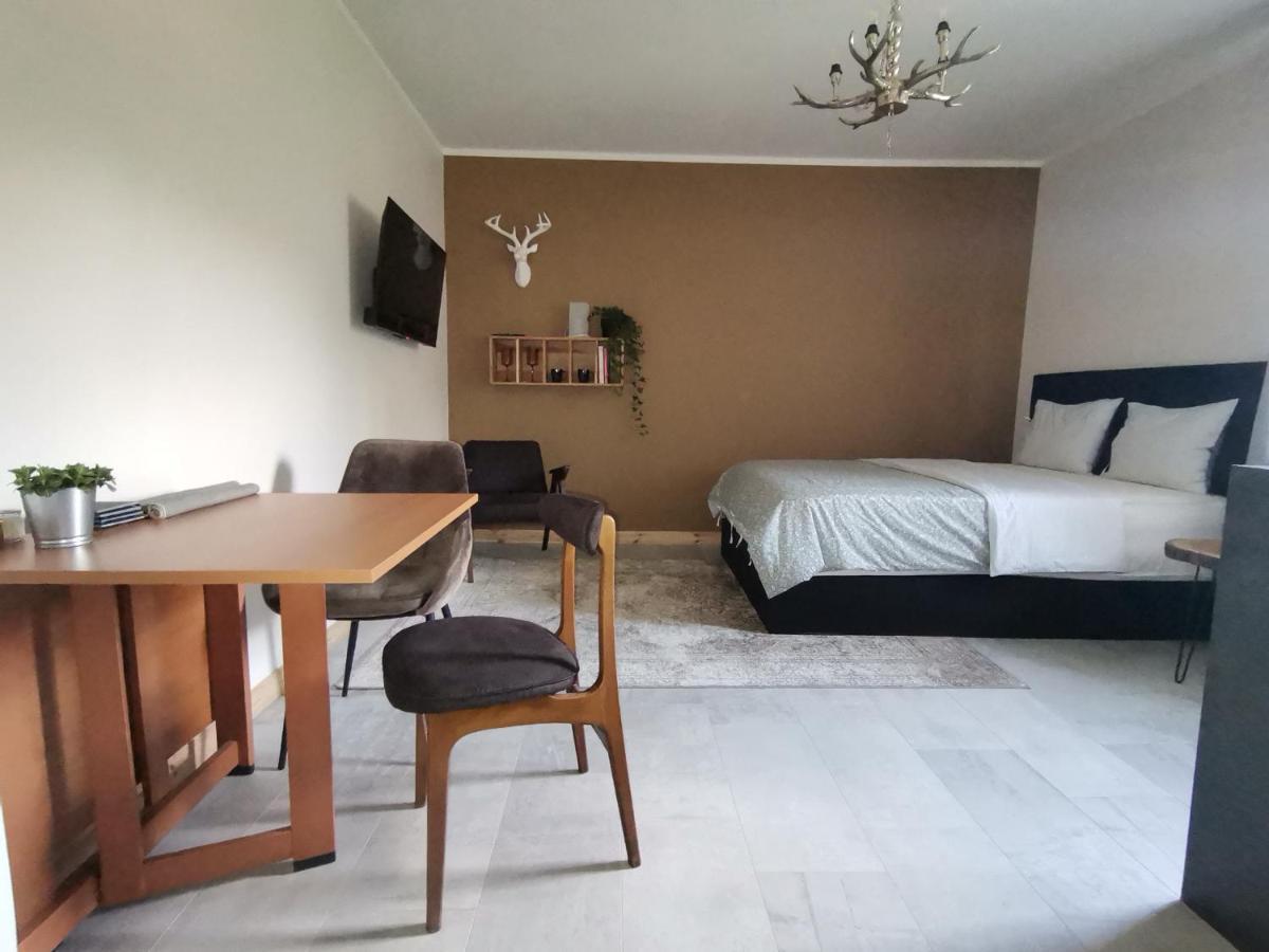 Motyl Apartamenty Studio Lub Pokoj Z Lazienka Bytom Eksteriør billede