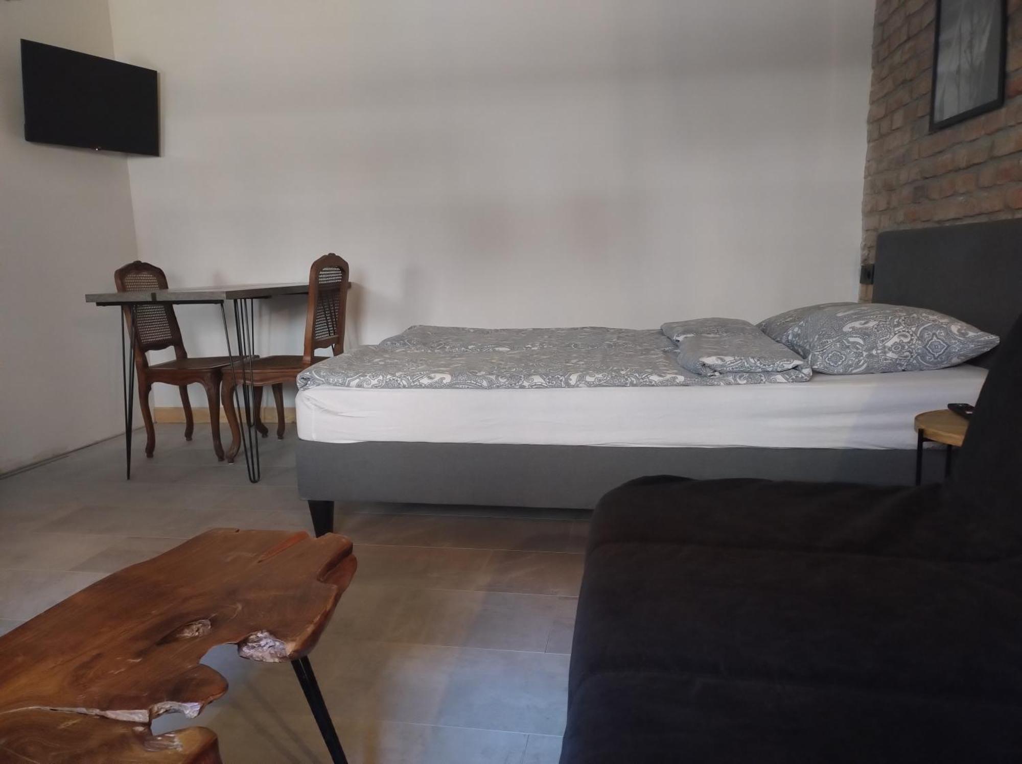 Motyl Apartamenty Studio Lub Pokoj Z Lazienka Bytom Eksteriør billede
